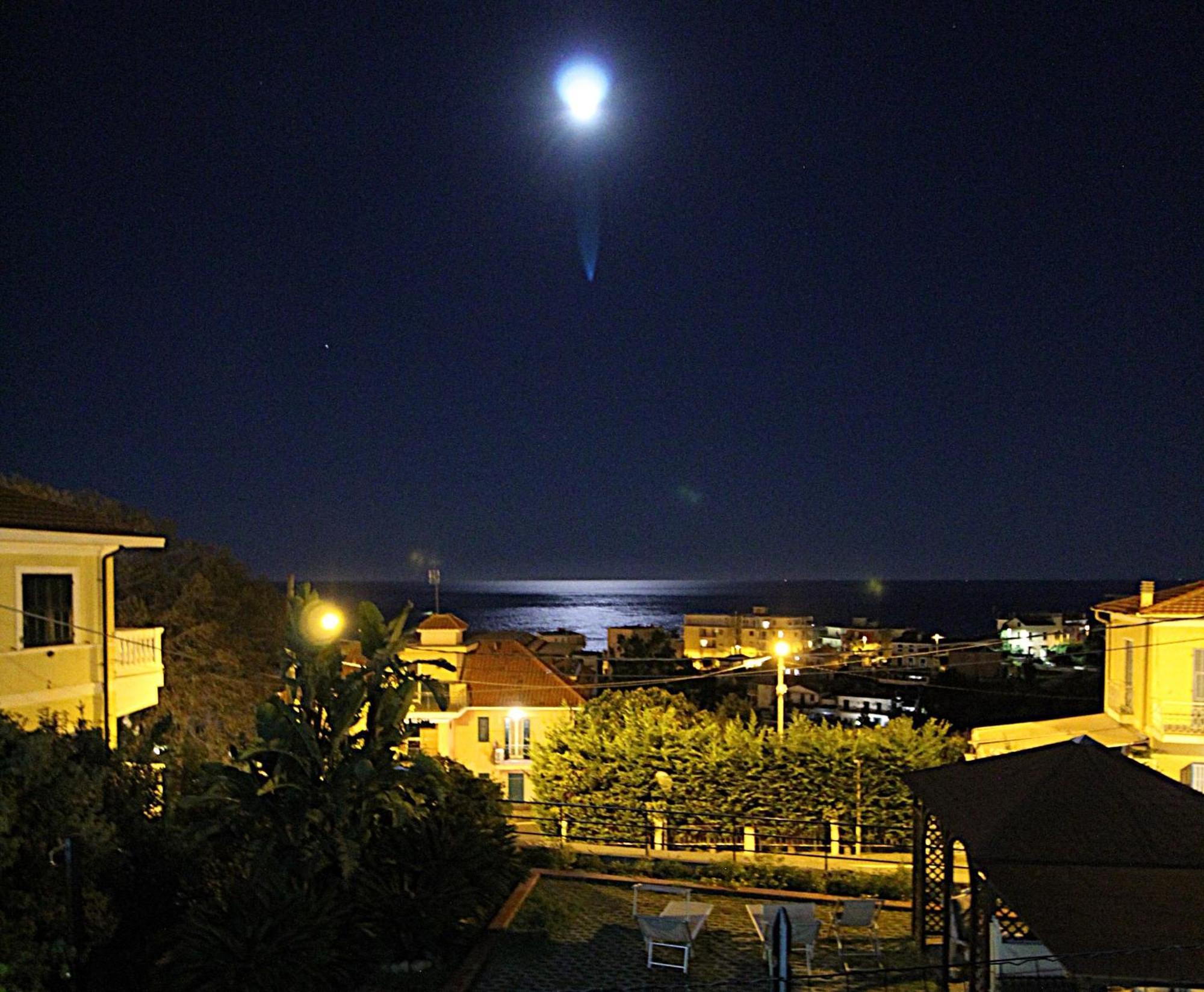 La Pace, Il Sole, Il Mare - Sanremo Casa Indipendente Vista Mare, Posto Auto Privato, Ampio Spazio Esterno Attrezzato, A Pochi Minuti Dalle Spiagge Экстерьер фото